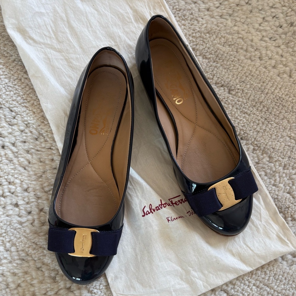 FERRAGAMO VARINA BALLET FLAT size 7 Oxford Blue Patent Calf Leather